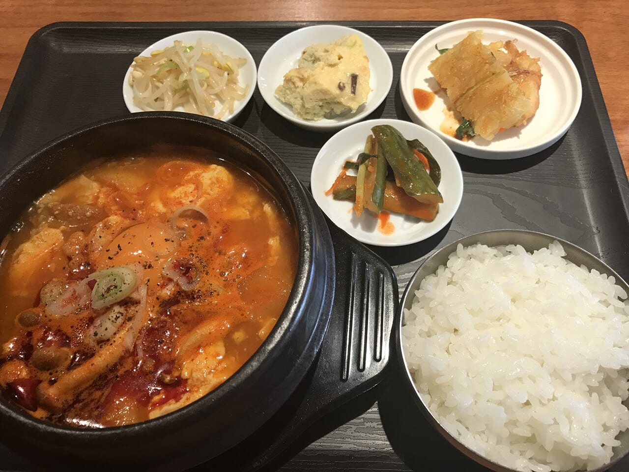 韓国料理とナチュールワイン ROOTS