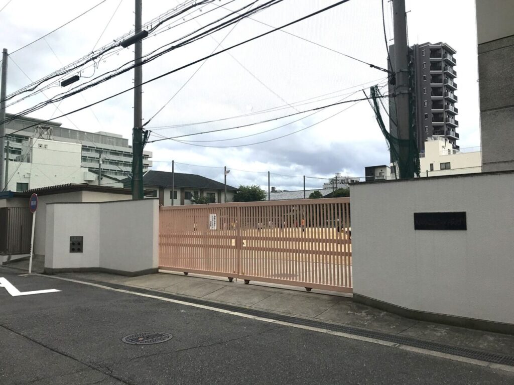 天王寺区の五条小学校