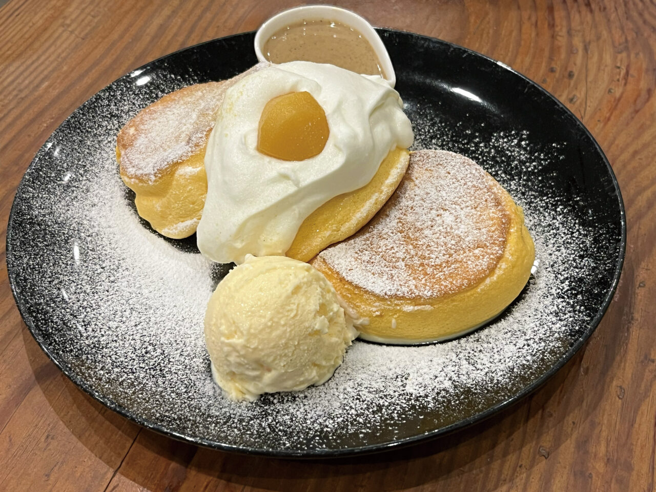 昭和町駅すぐのパンケーキ専門店「NINOVAL COFFEE（ニノーバルコーヒー）」